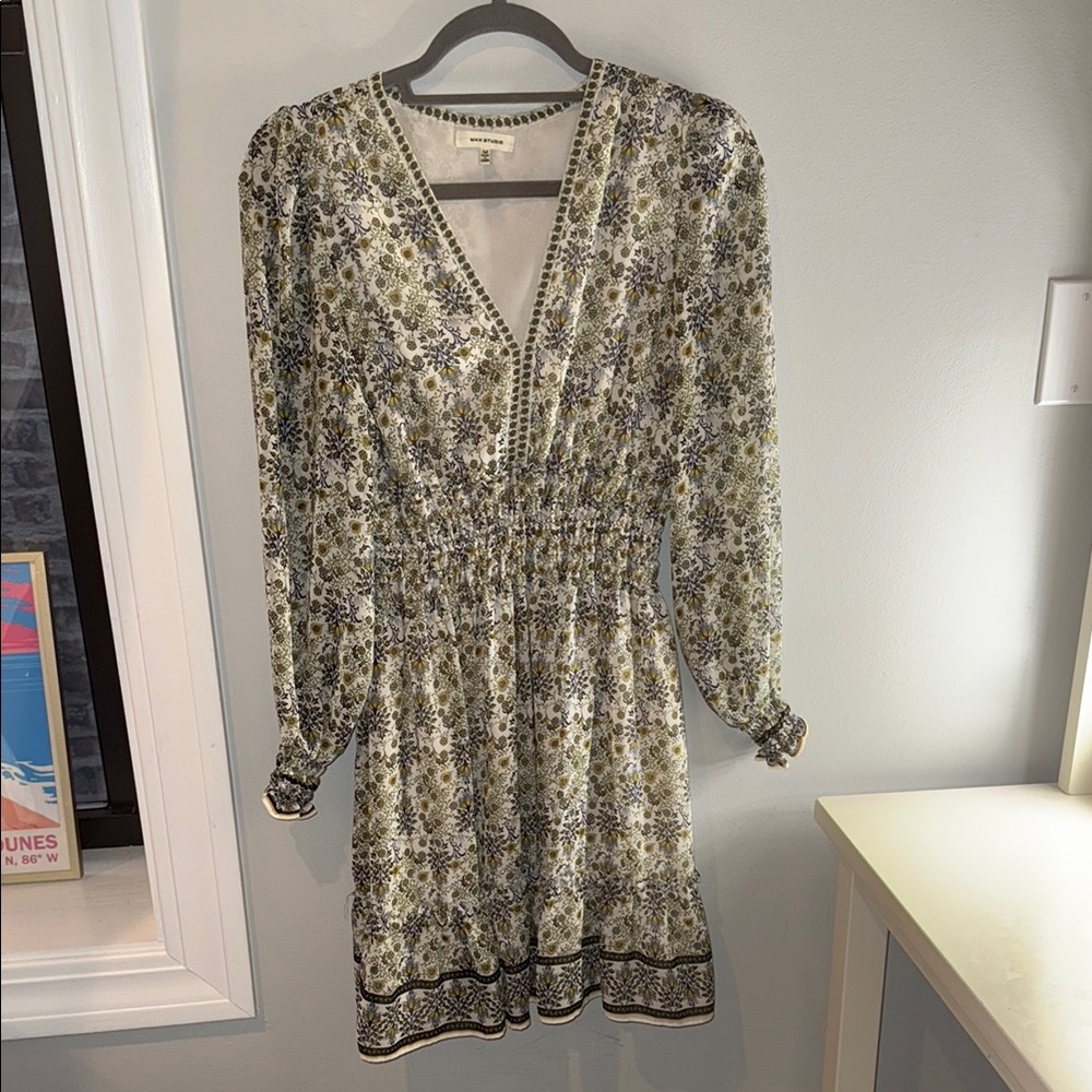 Max Studio Black and Cream Floral Long Sleeve Dress